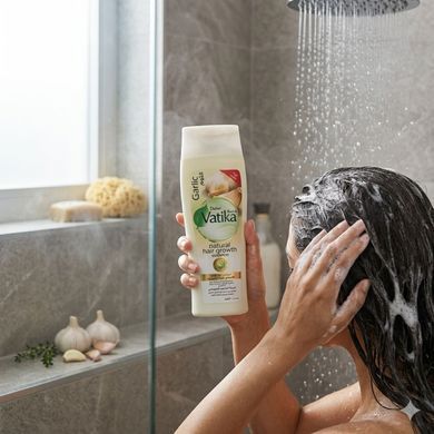Часниковий шампунь для ламкого волосся зміцнює Dabur Vatika Garlic Shampoo Єгипетська ватика Дабур 180 мл 2246637 фото